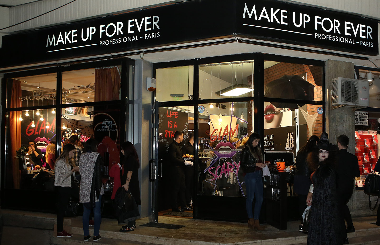 Magazin Make Up For Ever